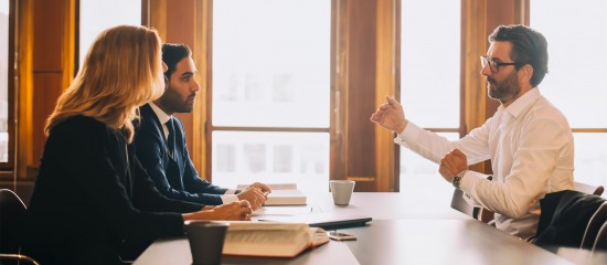 Commissaires de justice : précisions sur l’exercice de la profession en société